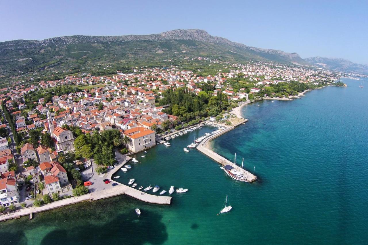 Apartments With A Parking Space Kastel Luksic, Kastela - 22071 外观 照片